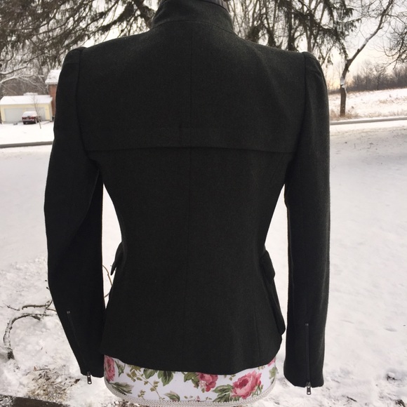 🌹Sold🌹Cropped Blazer - Picture 4 of 8